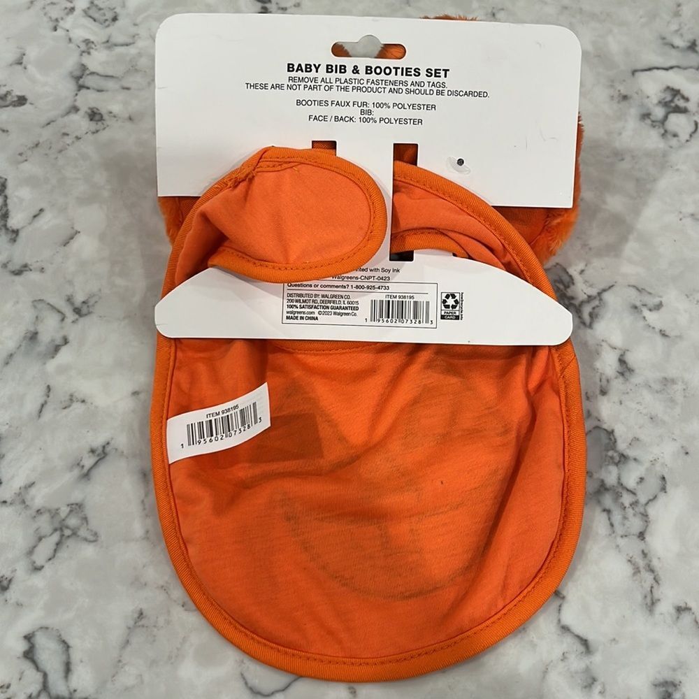 Pumpkin Baby Bib & Booties Set - Halloween Pumpkin Jack O' Lantern Fall Baby NWT - Picture 6 of 6